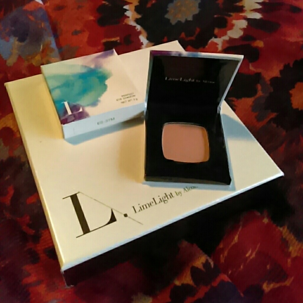 New Limelight by Alcone Blush Hour eyeshadow